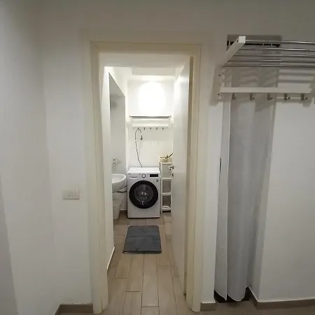 Laura's ميلان